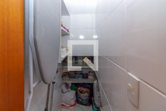Despensa de casa à venda com 3 quartos, 300m² em Jardim Cotiana, São Paulo
