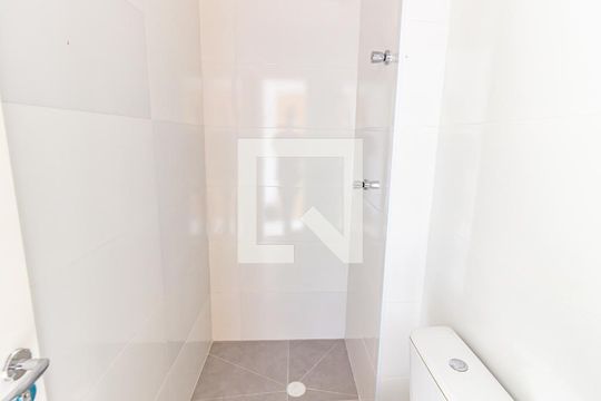 Banheiro de apartamento para alugar com 1 quarto, 24m² em Vila Prudente, São Paulo