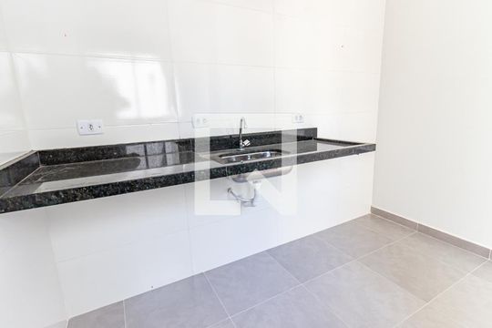 Cozinha de apartamento para alugar com 1 quarto, 24m² em Vila Prudente, São Paulo