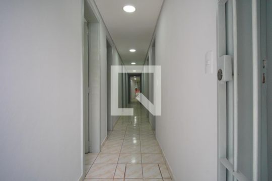 Corredor de casa para alugar com 6 quartos, 280m² em Bela Vista, Porto Alegre