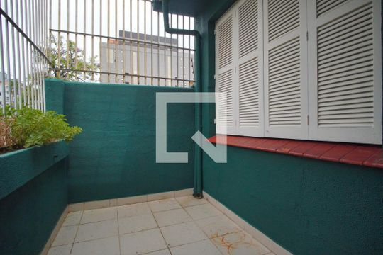 Área Externa de casa para alugar com 6 quartos, 280m² em Bela Vista, Porto Alegre