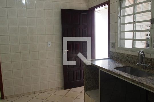 Cozinha de casa à venda com 3 quartos, 125m² em Santa Gertrudes, Jundiaí