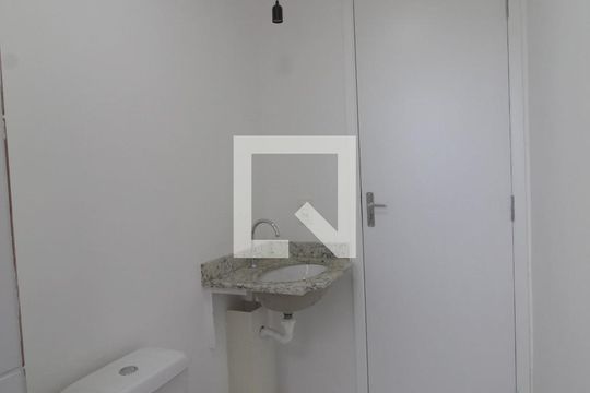 Banheiro de apartamento para alugar com 2 quartos, 52m² em Jardim Santa Fe, Sorocaba