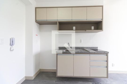 Cozinha de apartamento para alugar com 1 quarto, 29m² em Pinheiros, São Paulo
