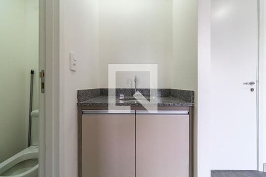 Banheiro de apartamento para alugar com 1 quarto, 29m² em Pinheiros, São Paulo