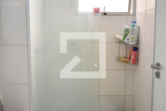 Banheiro de apartamento para alugar com 2 quartos, 40m² em Campo Grande, Rio de Janeiro