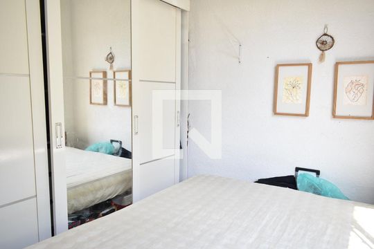 Quarto 1 de apartamento para alugar com 2 quartos, 40m² em Campo Grande, Rio de Janeiro