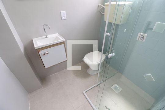 Banheiro de apartamento para alugar com 1 quarto, 30m² em Farroupilha, Porto Alegre