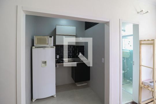 Cozinha de apartamento para alugar com 1 quarto, 30m² em Farroupilha, Porto Alegre