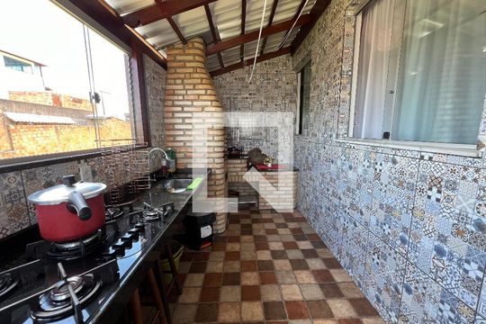 Cozinha de casa de condomínio para alugar com 3 quartos, 108m² em Xangri-lá, Contagem