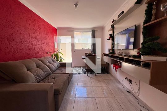 Sala de casa de condomínio para alugar com 3 quartos, 108m² em Xangri-lá, Contagem