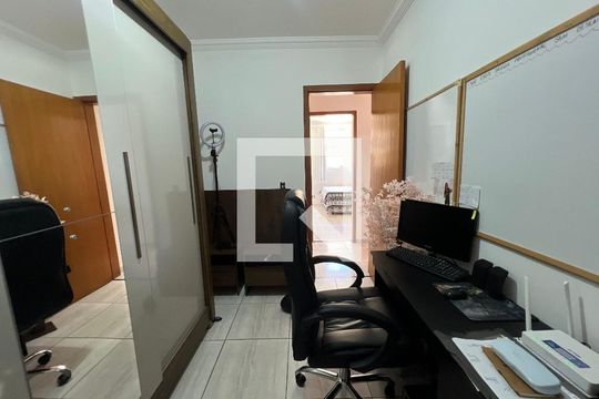 Escritório de casa de condomínio para alugar com 3 quartos, 108m² em Xangri-lá, Contagem