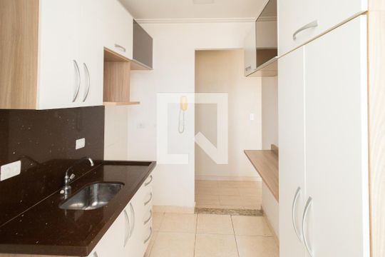Cozinha  de apartamento à venda com 2 quartos, 52m² em Jordanópolis, São Bernardo do Campo