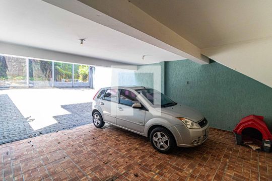 Garagem de casa de condomínio à venda com 3 quartos, 190m² em Jardim das Vertentes, São Paulo