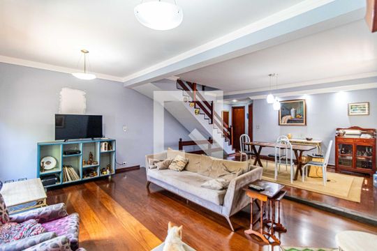 Sala de casa de condomínio à venda com 3 quartos, 190m² em Jardim das Vertentes, São Paulo
