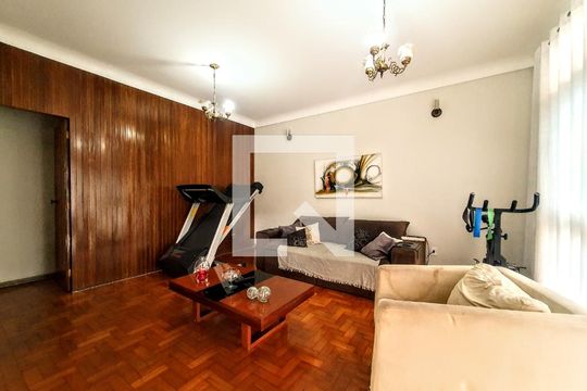 Casa à venda com 4 quartos, 150m² em Colégio Batista, Belo Horizonte