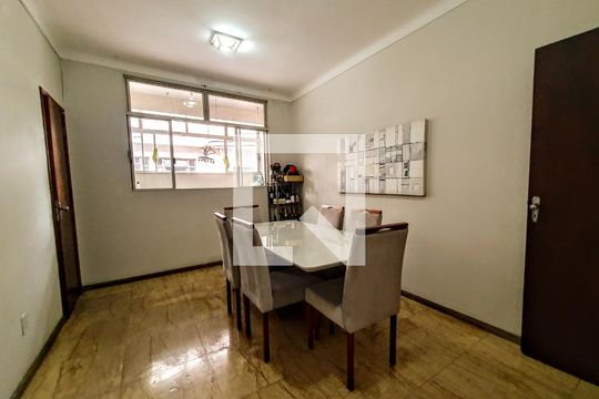 Sala de casa à venda com 4 quartos, 150m² em Colégio Batista, Belo Horizonte
