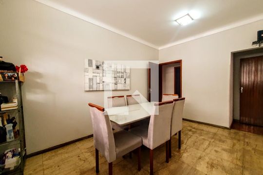 Sala de casa à venda com 4 quartos, 150m² em Colégio Batista, Belo Horizonte