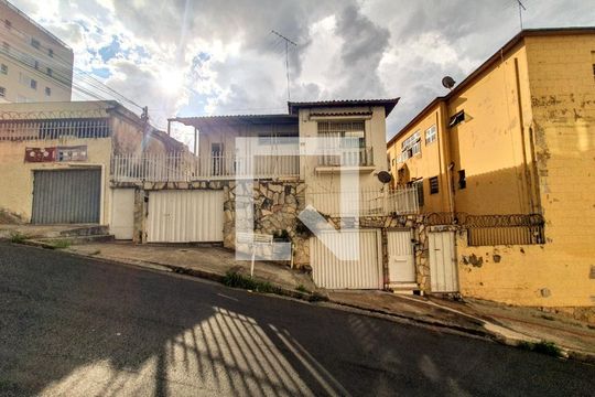 Fachada de casa à venda com 4 quartos, 150m² em Colégio Batista, Belo Horizonte