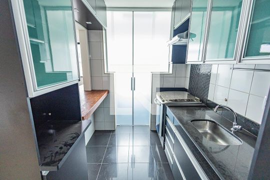 Cozinha de apartamento à venda com 2 quartos, 80m² em Ouro Preto, Belo Horizonte
