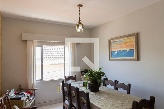 Sala de casa para alugar com 3 quartos, 540m² em Parque Boturussu, São Paulo