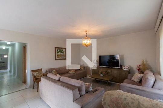 Sala de casa para alugar com 3 quartos, 540m² em Parque Boturussu, São Paulo