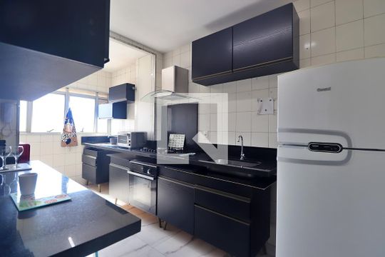 Cozinha de apartamento à venda com 3 quartos, 95m² em Vila São Pedro, Santo André