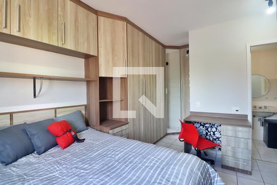 Suíte - Quarto 1 de apartamento à venda com 3 quartos, 95m² em Vila São Pedro, Santo André