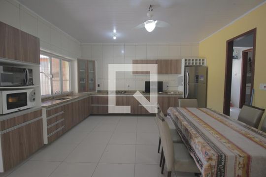Cozinha de casa à venda com 3 quartos, 100m² em Rio Branco, Canoas