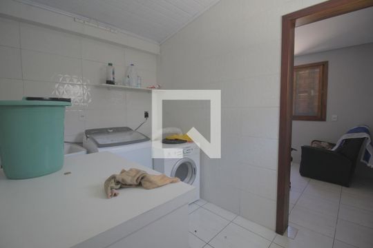 Lavanderia de casa à venda com 3 quartos, 100m² em Rio Branco, Canoas