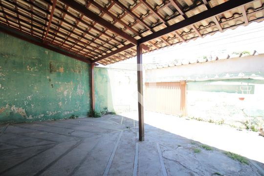 Garagem de casa à venda com 4 quartos, 280m² em Santa Monica, Belo Horizonte