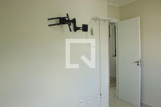 Quarto 2 de apartamento para alugar com 3 quartos, 105m² em Vila Helemar, Cotia
