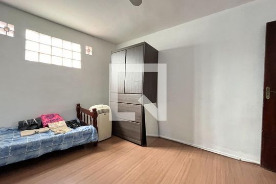 Quarto 2 de casa à venda com 3 quartos, 220m² em Vila Parque Jabaquara, São Paulo