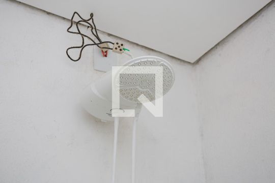 Banheiro de apartamento para alugar com 1 quarto, 40m² em Jardim Itu, Porto Alegre