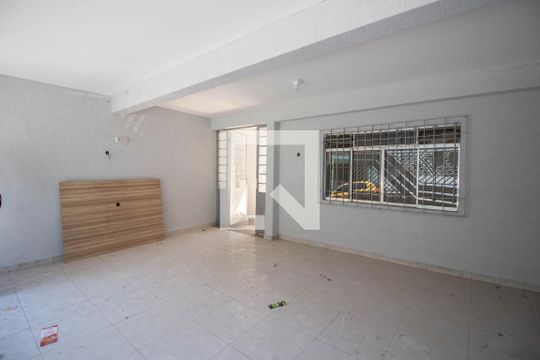Garagem de casa para alugar com 2 quartos, 75m² em Jardim Sao Sebastiao, São Paulo