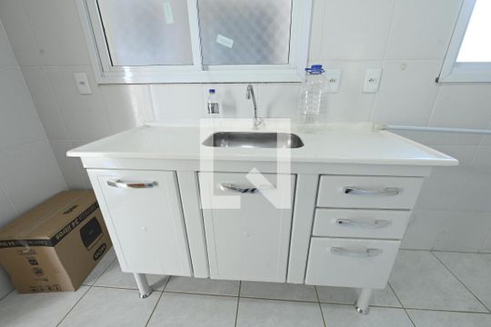 Cozinha - Armários de apartamento para alugar com 2 quartos, 67m² em Residencial Guarema, Goiânia