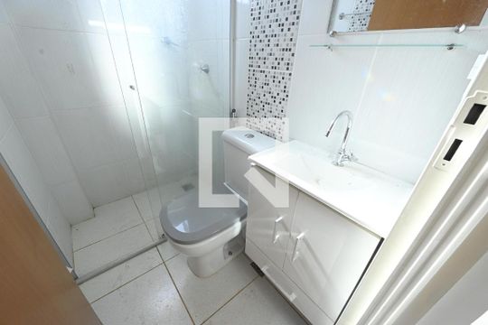 Banheiro  de apartamento para alugar com 2 quartos, 67m² em Residencial Guarema, Goiânia