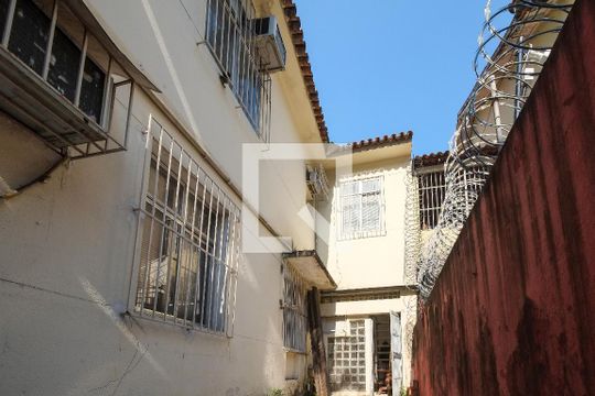 Área externa de casa para alugar com 10 quartos, 400m² em Rio Comprido, Rio de Janeiro