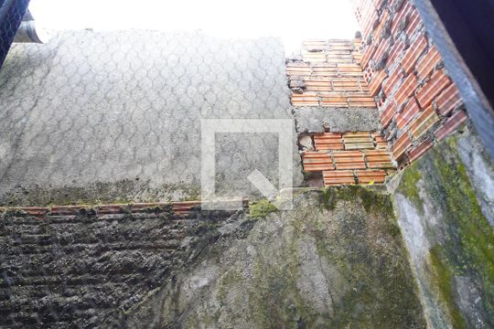 Quarto  1_Vista  de casa à venda com 4 quartos, 290m² em Jardim São Pedro, Porto Alegre