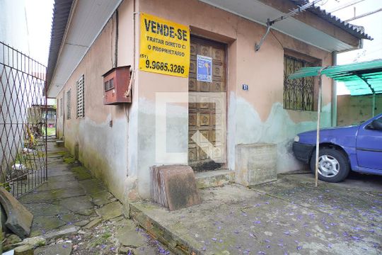 Fachada  de casa à venda com 4 quartos, 290m² em Jardim São Pedro, Porto Alegre