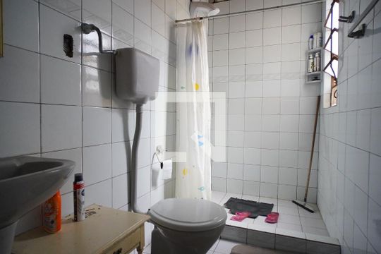 Banheiro  de casa à venda com 4 quartos, 290m² em Jardim São Pedro, Porto Alegre