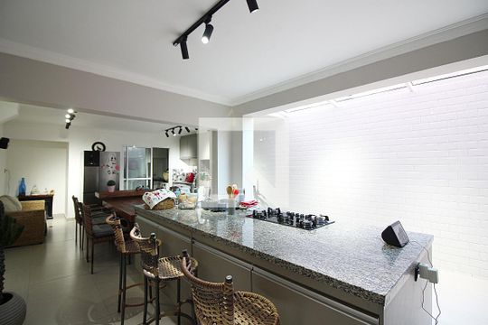 Cozinha de casa à venda com 3 quartos, 250m² em Rudge Ramos, São Bernardo do Campo