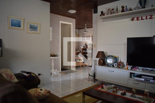 Sala 1 de casa para alugar com 3 quartos, 525m² em Bairro Alto, Curitiba