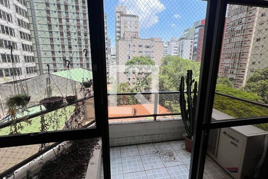 Sacada de kitnet/studio para alugar com 1 quarto, 60m² em Cerqueira César, São Paulo