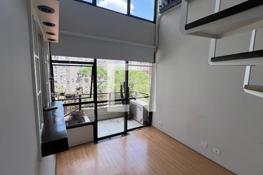 Sala  de kitnet/studio para alugar com 1 quarto, 60m² em Cerqueira César, São Paulo