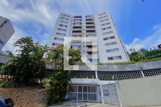 Fachada de apartamento para alugar com 3 quartos, 140m² em Acupe de Brotas, Salvador