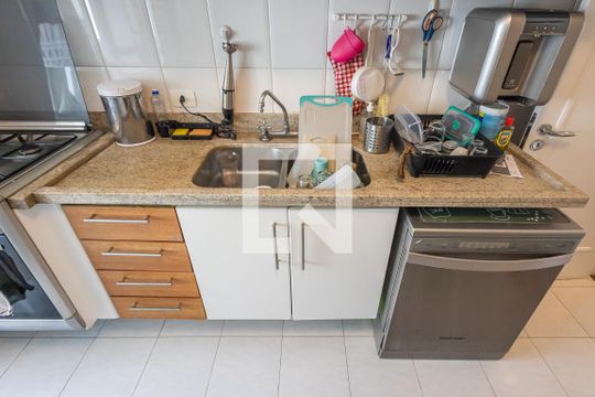 Cozinha de apartamento para alugar com 3 quartos, 110m² em Jardins, São Paulo