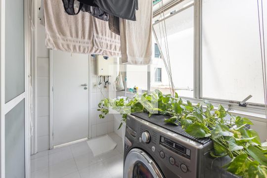 Área de Serviço de apartamento para alugar com 3 quartos, 110m² em Jardins, São Paulo