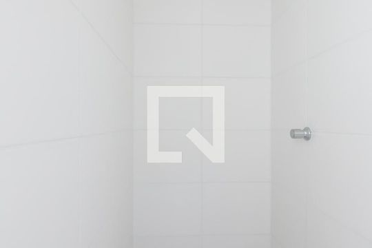 Banheiro  de apartamento para alugar com 2 quartos, 32m² em Fazenda Aricanduva, São Paulo