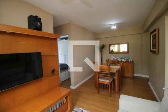 Sala de apartamento à venda com 2 quartos, 53m² em Olaria, Rio de Janeiro